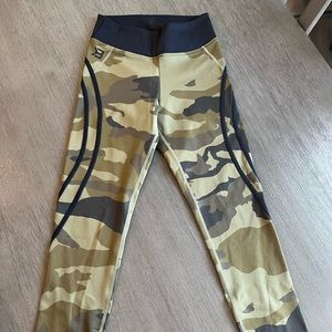 Better Bodies Camo Leggings, Brand New
